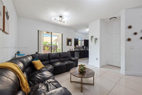 Touwnhouse à vendre à Miami, Floride: 3 chambres, 154.22 m2 № 2057420 - photo 11