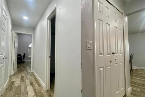 House in Orlando, Florida 3 bedrooms, 192.68 sq.m. № 1847345 - photo 28