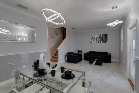 Villa ou maison à louer à Orlando, Floride: 3 chambres, 159.51 m2 № 1910459 - photo 4