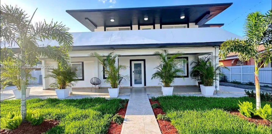 Villa ou maison à Hialeah, Floride 6 chambres, 220.92 m2 № 2001303