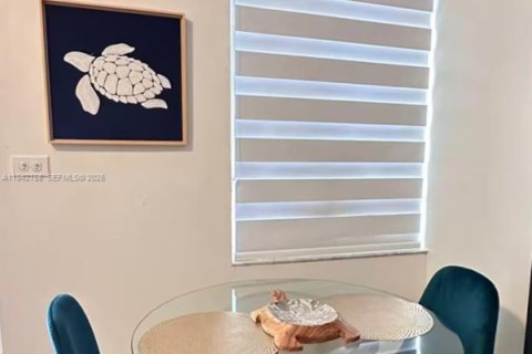 Villa ou maison à vendre à Hialeah, Floride: 6 chambres, 220.92 m2 № 2001303 - photo 23