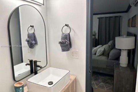 Villa ou maison à vendre à Hialeah, Floride: 6 chambres, 220.92 m2 № 2001303 - photo 18