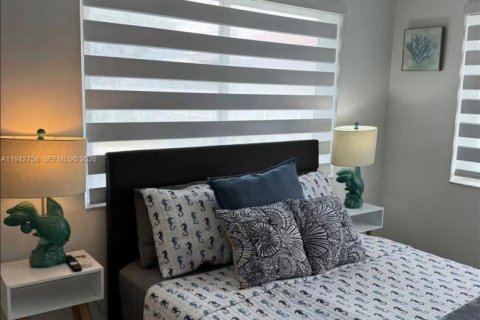 Villa ou maison à vendre à Hialeah, Floride: 6 chambres, 220.92 m2 № 2001303 - photo 28