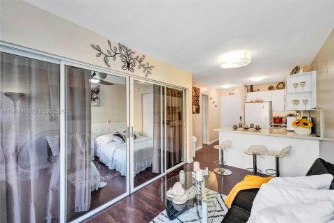 Appartement à louer à Miami Beach, Floride: 37.16 m2 № 2034002 - photo 6