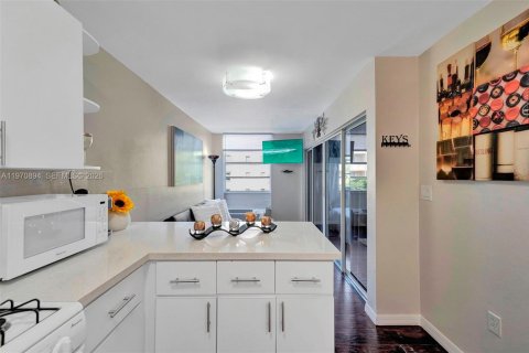 Appartement à louer à Miami Beach, Floride: 37.16 m2 № 2034002 - photo 24