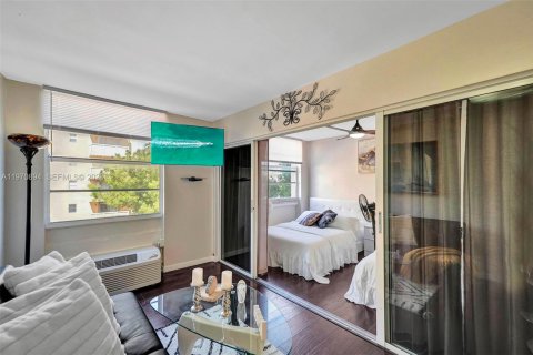 Appartement à louer à Miami Beach, Floride: 37.16 m2 № 2034002 - photo 12