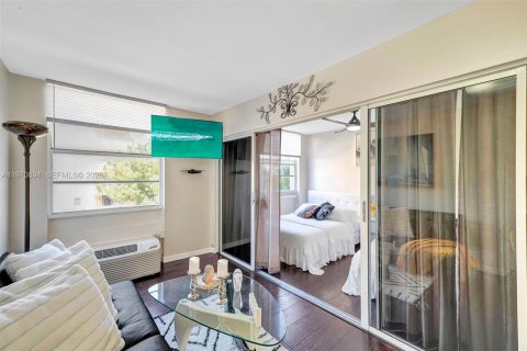 Appartement à louer à Miami Beach, Floride: 37.16 m2 № 2034002 - photo 7