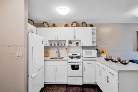 Appartement à louer à Miami Beach, Floride: 37.16 m2 № 2034002 - photo 25