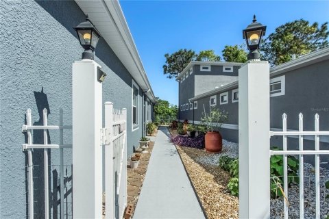 House in Land O' Lakes, Florida 3 bedrooms, 170.2 sq.m. № 1717621 - photo 3