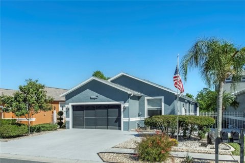 House in Land O' Lakes, Florida 3 bedrooms, 170.2 sq.m. № 1717621 - photo 1