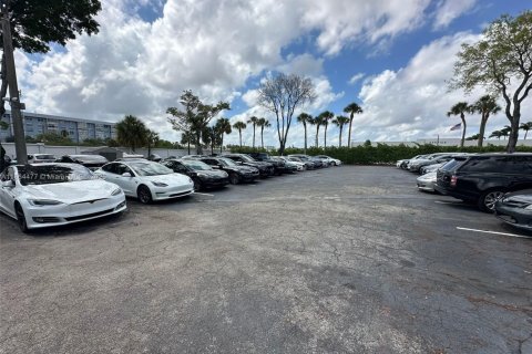 Commercial property in Plantation, Florida № 1893307 - photo 16