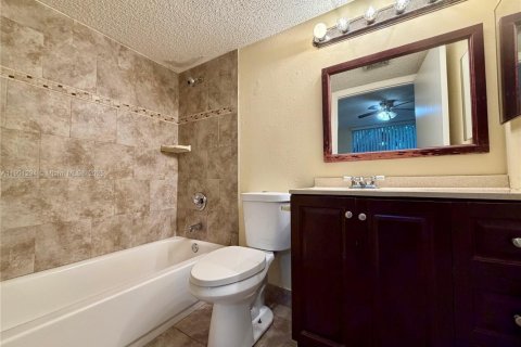 Copropriété à vendre à Pompano Beach, Floride: 3 chambres, 108.7 m2 № 1953106 - photo 15