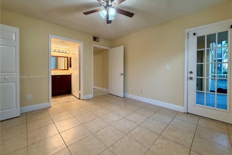 Copropriété à vendre à Pompano Beach, Floride: 3 chambres, 108.7 m2 № 1953106 - photo 17