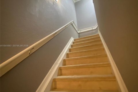 Condominio en alquiler en North Lauderdale, Florida, 1 dormitorio, 81.57 m2 № 1998922 - foto 4