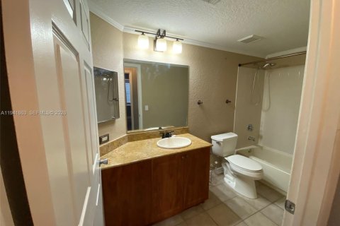 Condominio en alquiler en North Lauderdale, Florida, 1 dormitorio, 81.57 m2 № 1998922 - foto 19