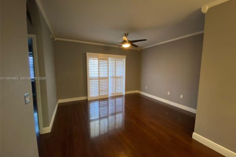 Condominio en alquiler en North Lauderdale, Florida, 1 dormitorio, 81.57 m2 № 1998922 - foto 14