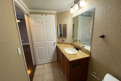 Condominio en alquiler en North Lauderdale, Florida, 1 dormitorio, 81.57 m2 № 1998922 - foto 21