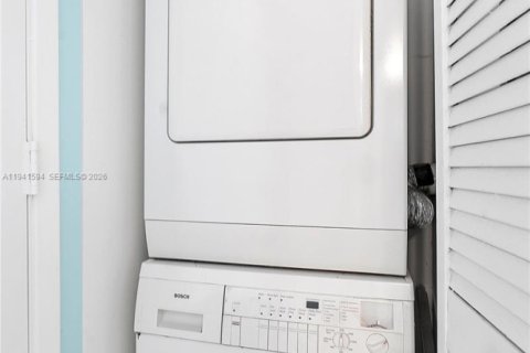 Купить кондоминиум в Форт-Лодердейл, Флорида 2 спальни, 106.65м2, № 2002384 - фото 13