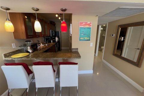 Condominio en venta en Miami Beach, Florida, 51.1 m2 № 2035544 - foto 16