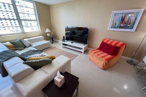 Condominio en venta en Miami Beach, Florida, 51.1 m2 № 2035544 - foto 11