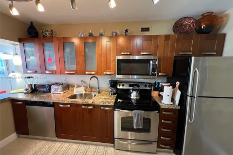 Condominio en venta en Miami Beach, Florida, 51.1 m2 № 2035544 - foto 17