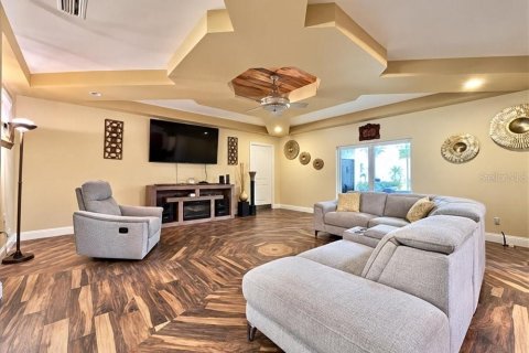 Villa ou maison à vendre à Kissimmee, Floride: 5 chambres, 457.92 m2 № 2431766 - photo 14
