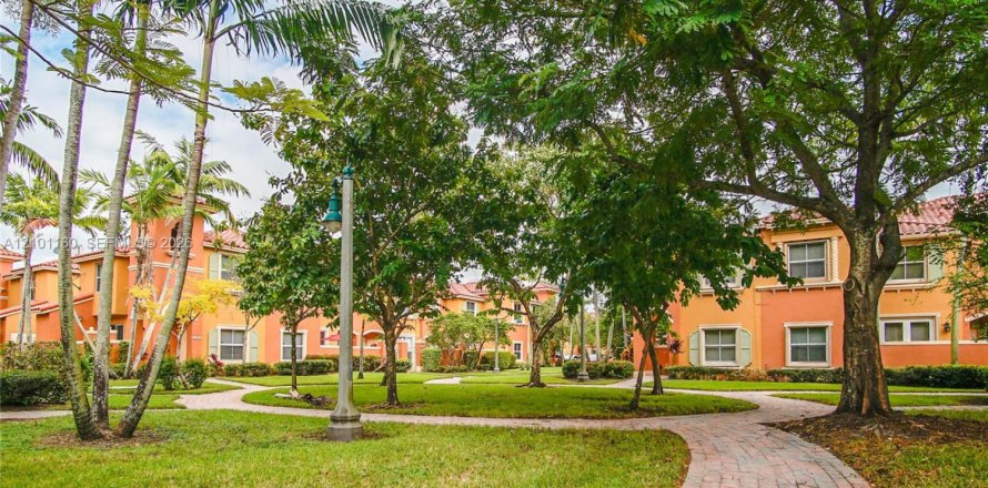 Touwnhouse à Pembroke Pines, Floride 2 chambres, 102.19 m2 № 2404122