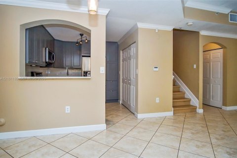 Touwnhouse à louer à Pembroke Pines, Floride: 2 chambres, 102.19 m2 № 2404122 - photo 12