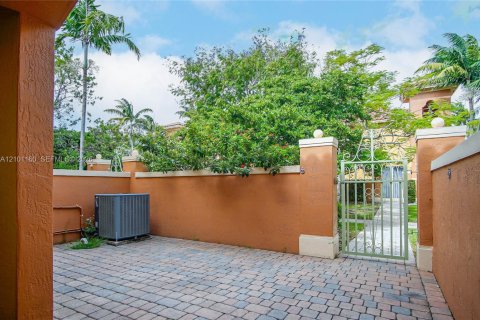 Touwnhouse à louer à Pembroke Pines, Floride: 2 chambres, 102.19 m2 № 2404122 - photo 6