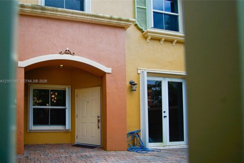 Touwnhouse à louer à Pembroke Pines, Floride: 2 chambres, 102.19 m2 № 2404122 - photo 4