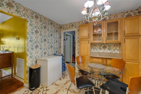 House in Tamarac, Florida 3 bedrooms, 147.44 sq.m. № 2065472 - photo 14