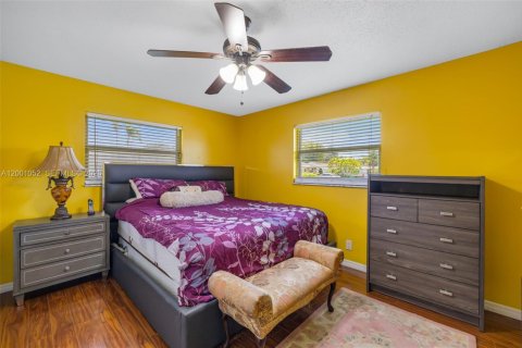 House in Tamarac, Florida 3 bedrooms, 147.44 sq.m. № 2065472 - photo 22