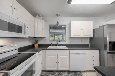 Villa ou maison à vendre à Tampa, Floride: 3 chambres, 163.42 m2 № 2397099 - photo 7