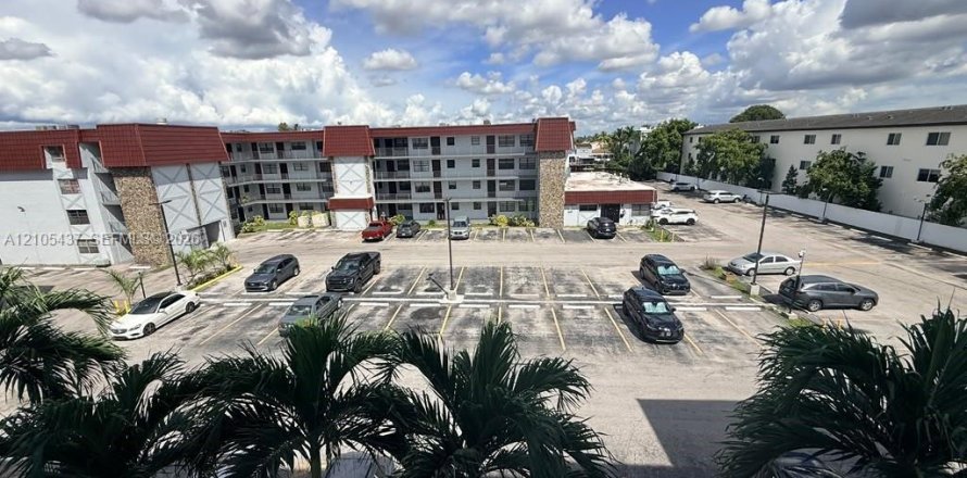 Condo à Hialeah, Floride, 1 chambre  № 2413049