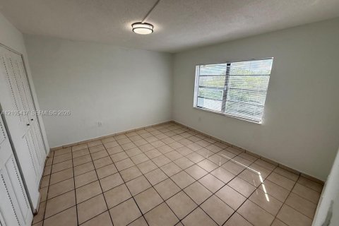 Copropriété à louer à Hialeah, Floride: 1 chambre, 55.56 m2 № 2413049 - photo 5