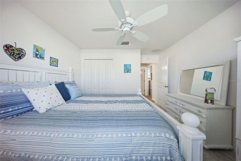 House in The Villages, Florida 4 bedrooms, 187.11 sq.m. № 2430332 - photo 25
