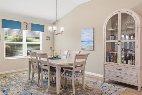 House in The Villages, Florida 4 bedrooms, 187.11 sq.m. № 2430332 - photo 15