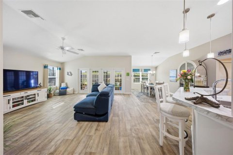 House in The Villages, Florida 4 bedrooms, 187.11 sq.m. № 2430332 - photo 7