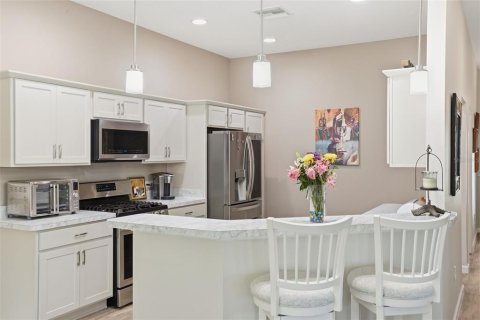 House in The Villages, Florida 4 bedrooms, 187.11 sq.m. № 2430332 - photo 14