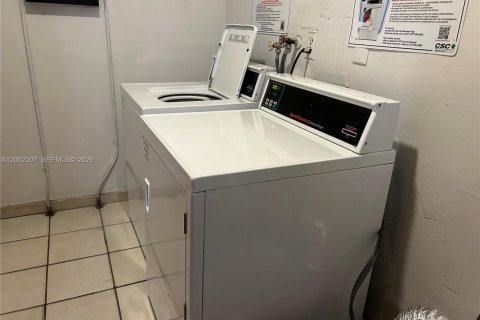 Condominio en alquiler en Sunny Isles Beach, Florida, 2 dormitorios, 90.12 m2 № 2066417 - foto 19