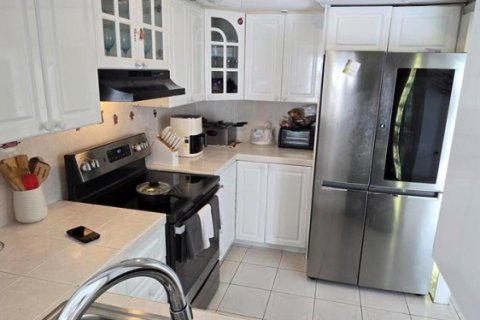Condominio en venta en Lauderhill, Florida, 2 dormitorios, 104.05 m2 № 2187022 - foto 15