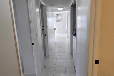 Condominio en venta en Lauderhill, Florida, 2 dormitorios, 104.05 m2 № 2187022 - foto 29