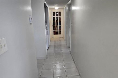 Condominio en venta en Lauderhill, Florida, 2 dormitorios, 104.05 m2 № 2187022 - foto 17