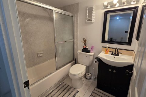 Condominio en venta en Lauderhill, Florida, 2 dormitorios, 104.05 m2 № 2187022 - foto 6