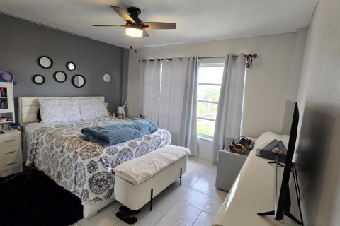 Condominio en venta en Lauderhill, Florida, 2 dormitorios, 104.05 m2 № 2187022 - foto 23
