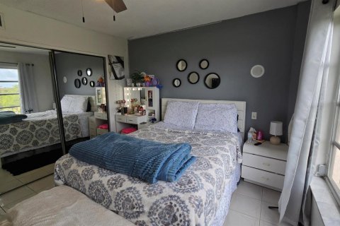 Condominio en venta en Lauderhill, Florida, 2 dormitorios, 104.05 m2 № 2187022 - foto 25