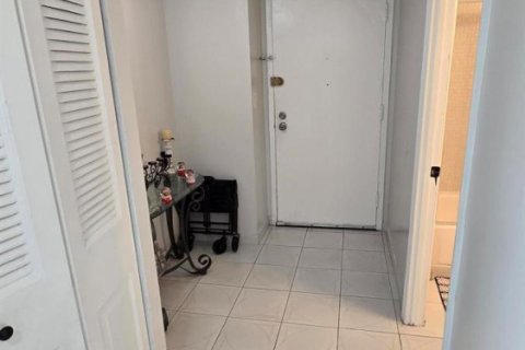 Condominio en venta en Lauderhill, Florida, 2 dormitorios, 104.05 m2 № 2187022 - foto 5