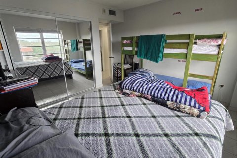 Condominio en venta en Lauderhill, Florida, 2 dormitorios, 104.05 m2 № 2187022 - foto 19