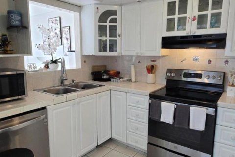 Condominio en venta en Lauderhill, Florida, 2 dormitorios, 104.05 m2 № 2187022 - foto 13