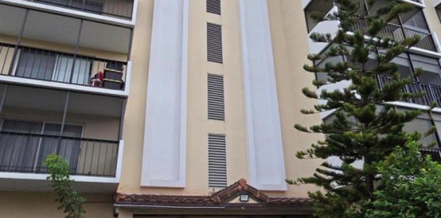 Condominio en Lauderhill, Florida, 2 dormitorios № 2187022
